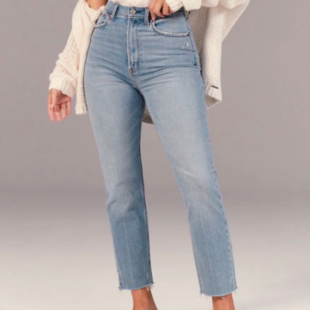 NWT Abercrombie Ultra High Rise Ankle Straight 4